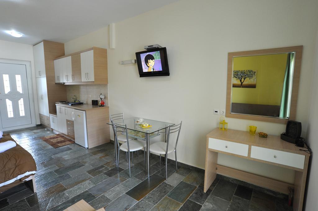 To Livadi Apartment Lefkogeia Exterior photo