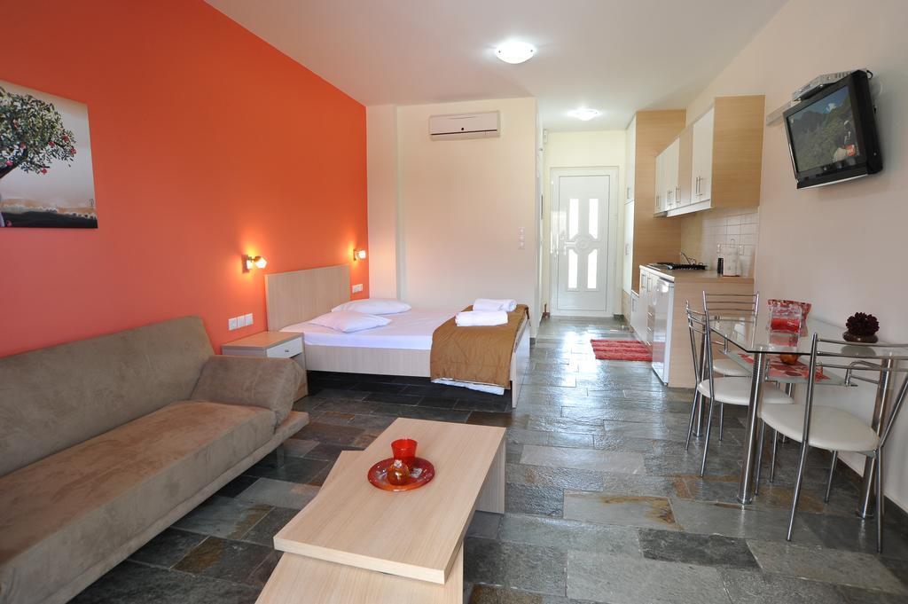 To Livadi Apartment Lefkogeia Exterior photo