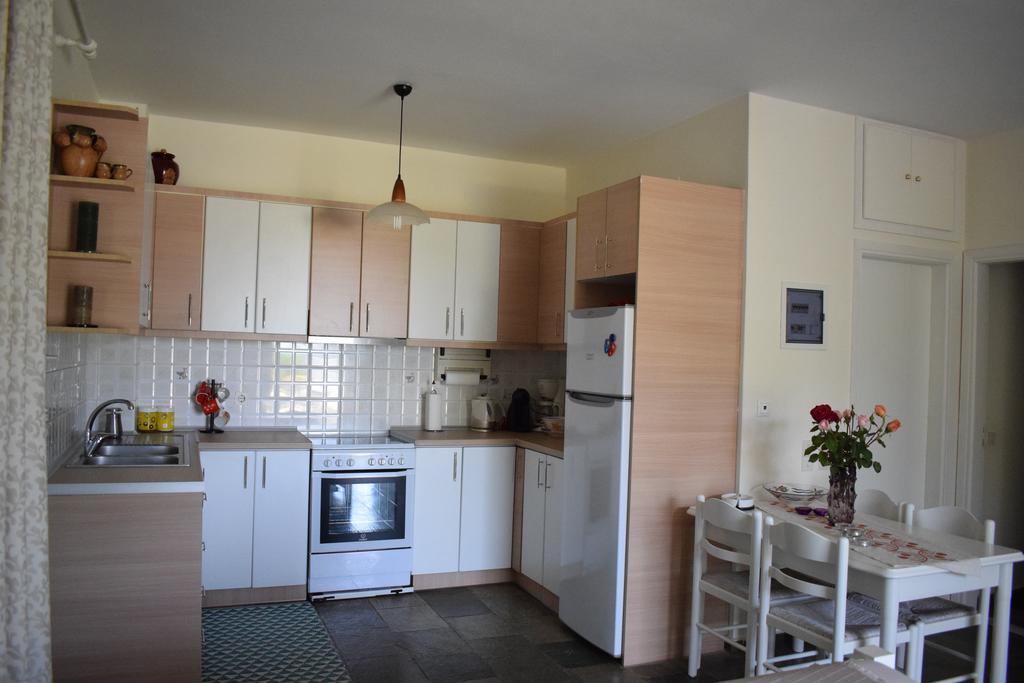 To Livadi Apartment Lefkogeia Exterior photo
